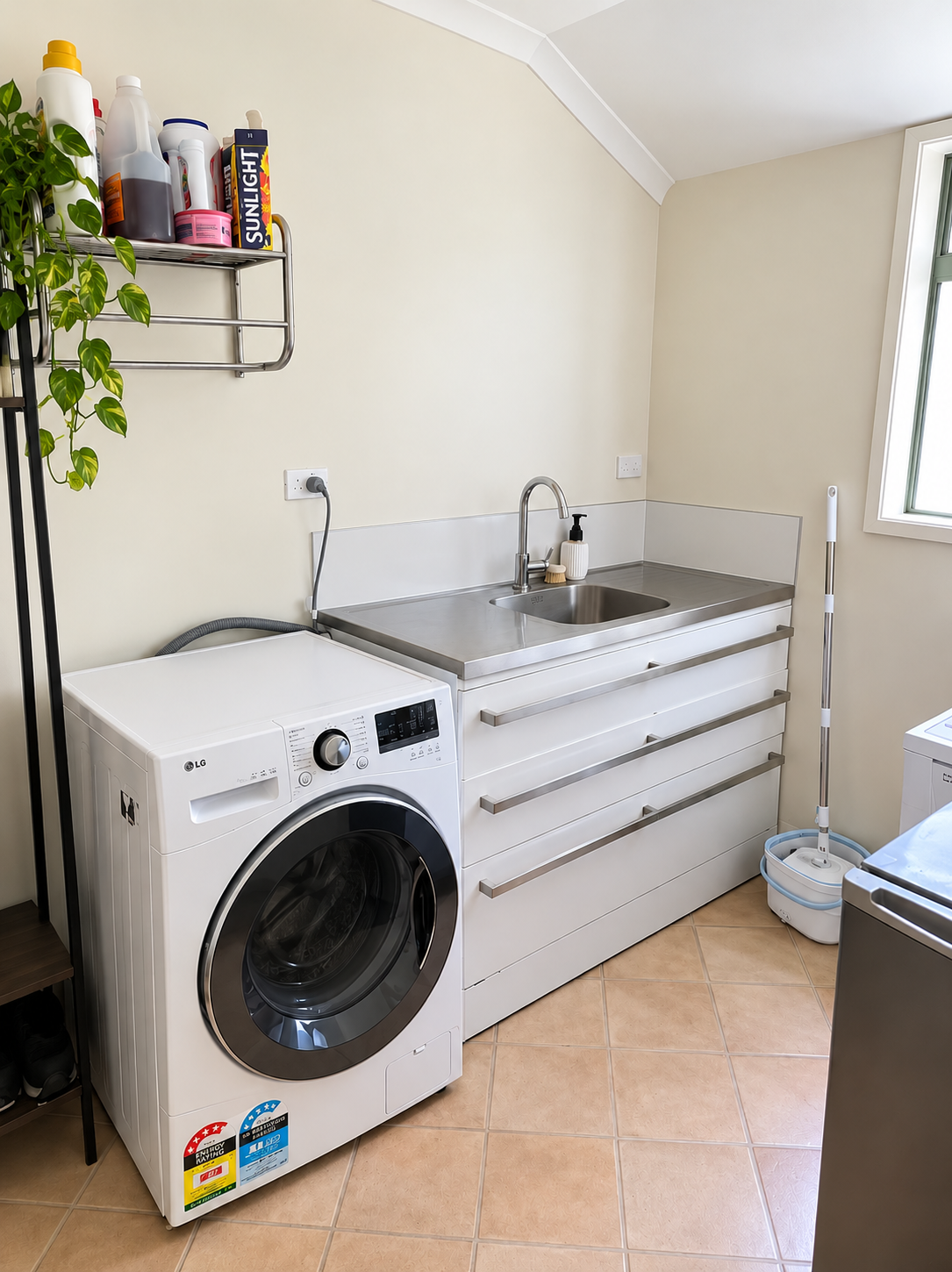 Property - LAUNDRY   Evans Property Management - Evans Property Management