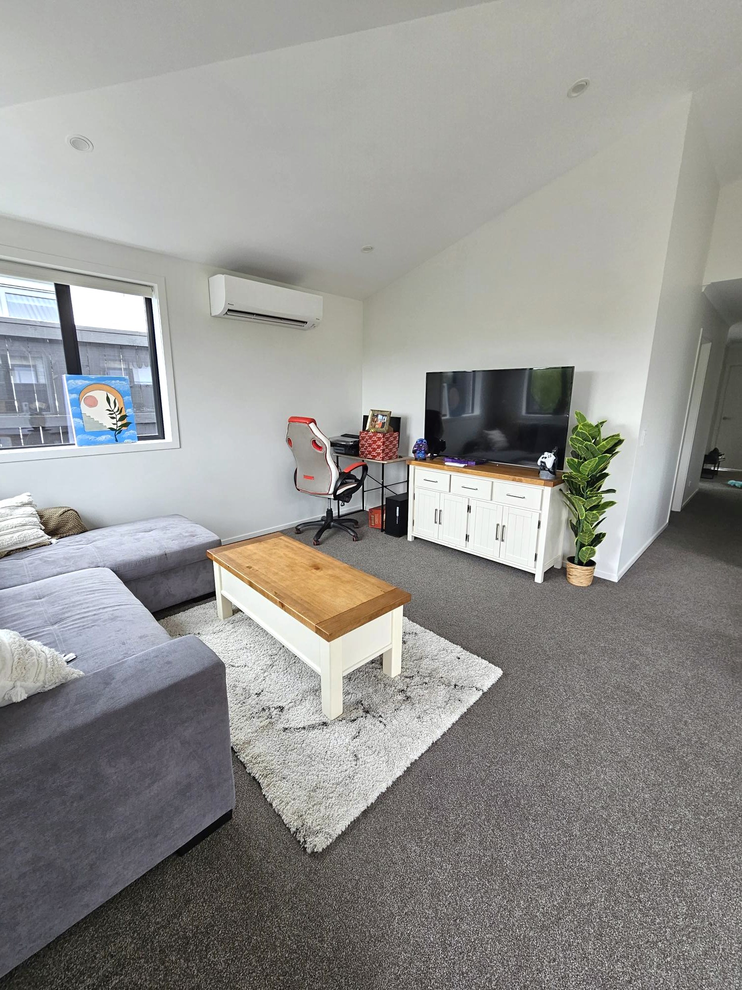 Property - Lounge Tv Evans Property Management - Evans Property Management