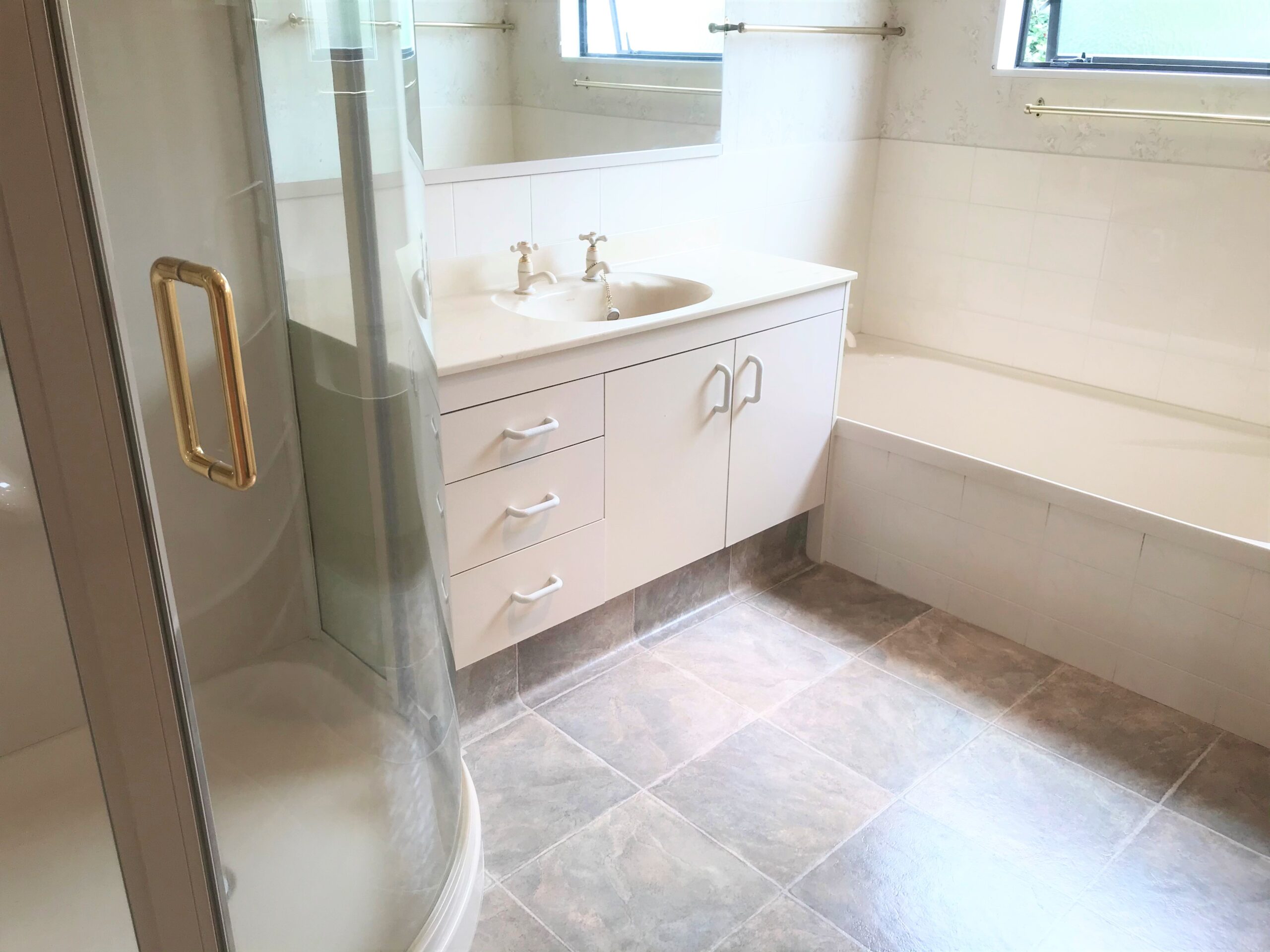 Property - 2ND BATHROOM Copy Scaled Evans Property Management - Evans Property Management