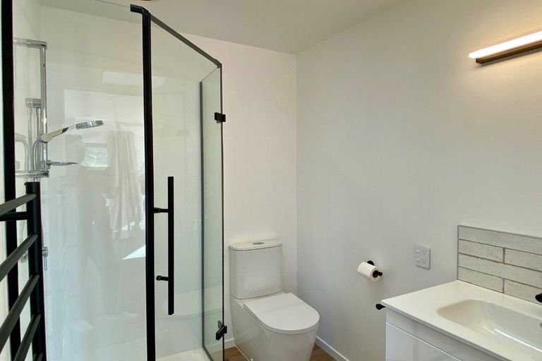 Property - Bathroom   Evans Property Management - Evans Property Management