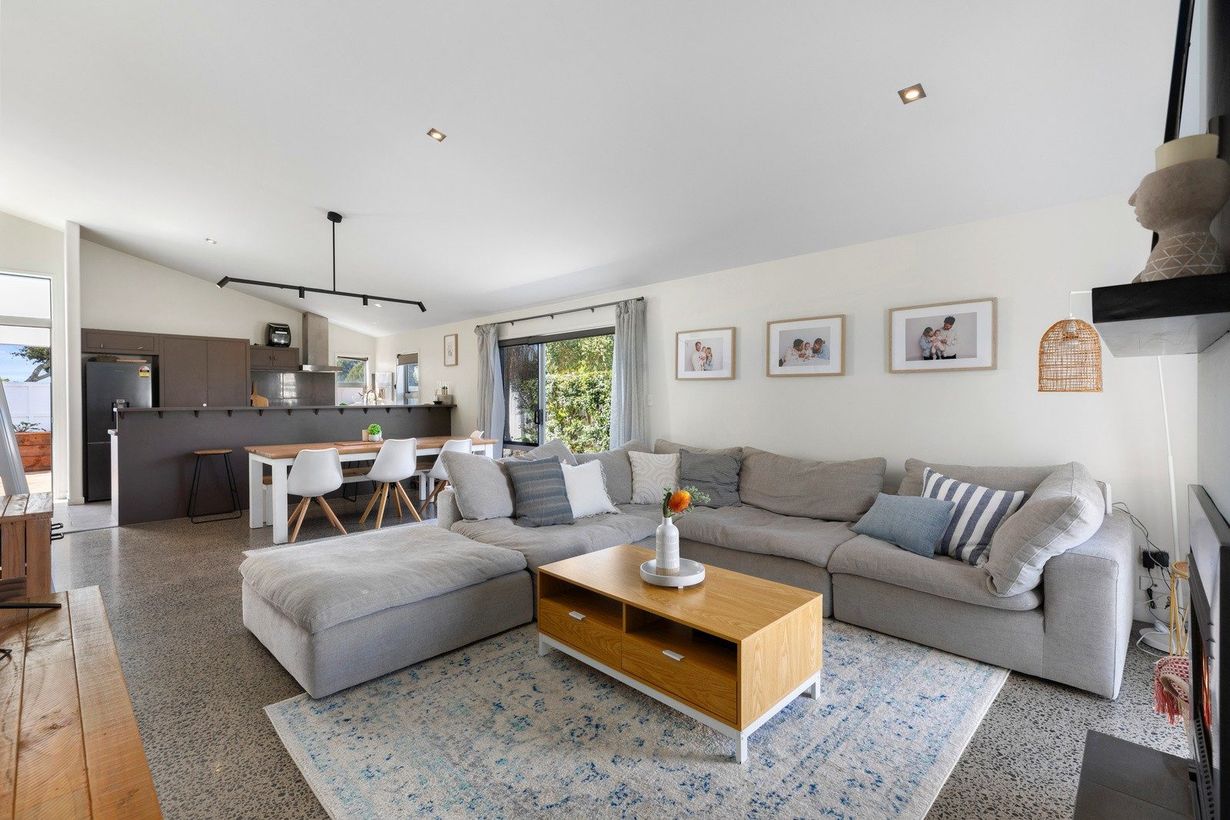 Property - Lounge Kitchen Dining   Evans Property Management - Evans Property Management