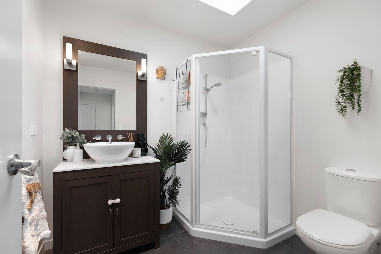 Property - Bathroom   Evans Property Management - Evans Property Management