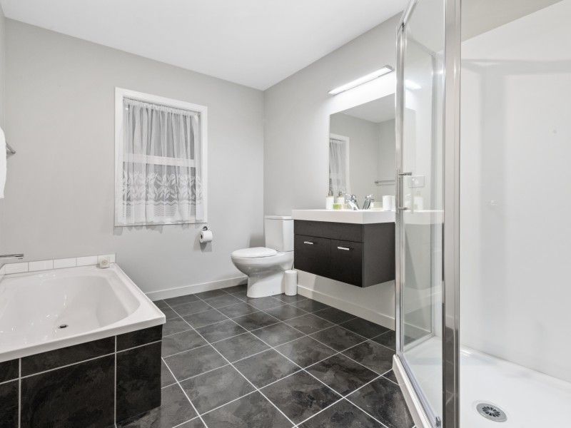Property - Bathroom 3   Evans Property Management - Evans Property Management