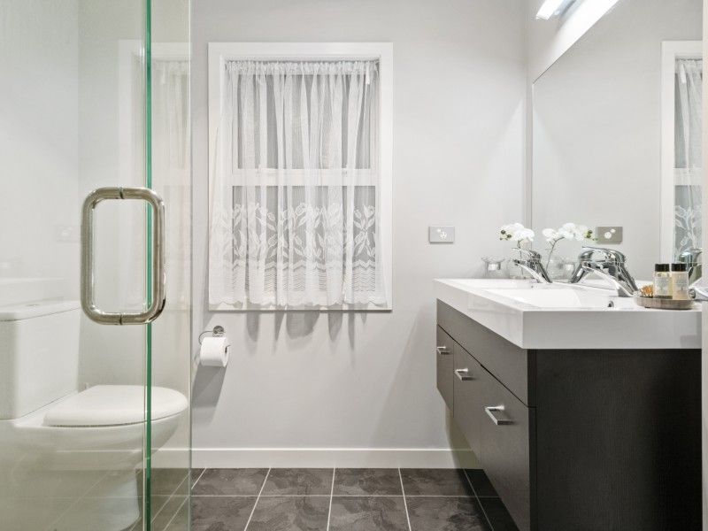 Property - Ensuite 1   Evans Property Management - Evans Property Management