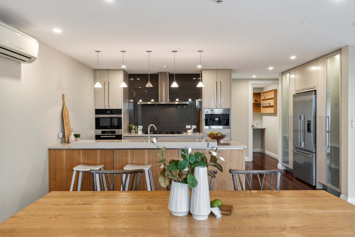 Property - Dining And Kitchen 2   Evans Property Management - Evans Property Management