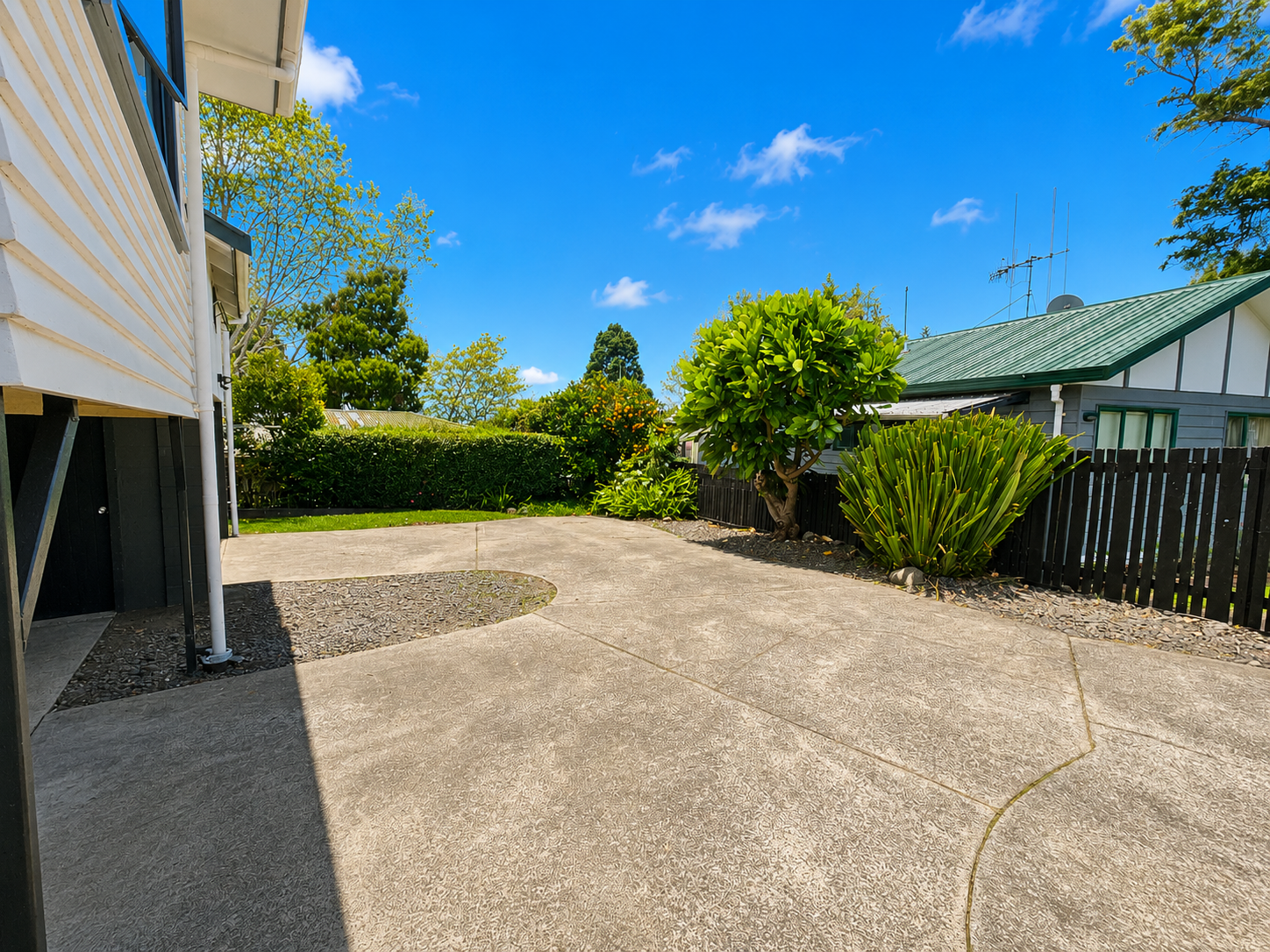 Property - Parking Driveway Edited   Evans Property Management - Evans Property Management