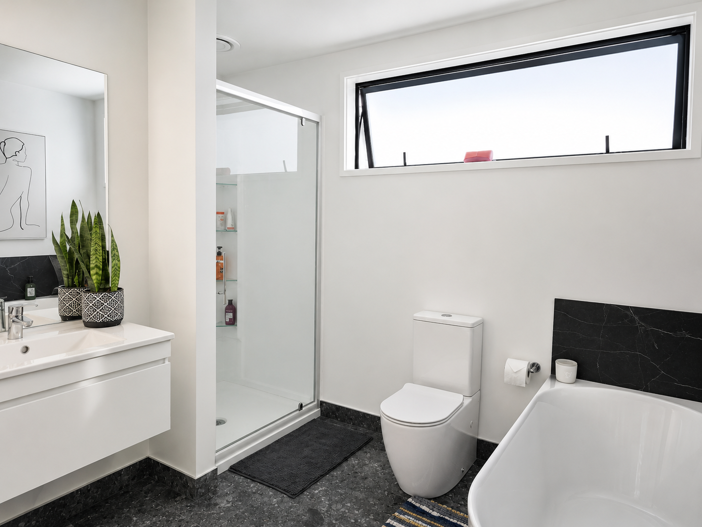 Property - Main Bathroom   Evans Property Management - Evans Property Management