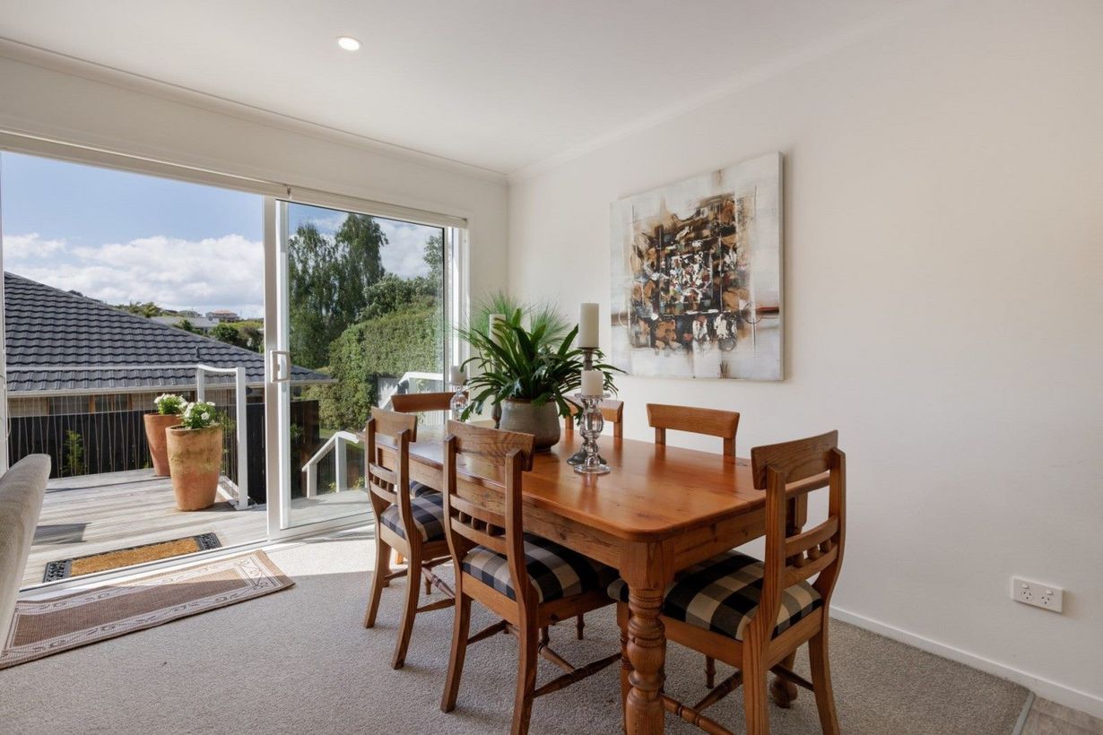 Property - Dining 1   Evans Property Management - Evans Property Management