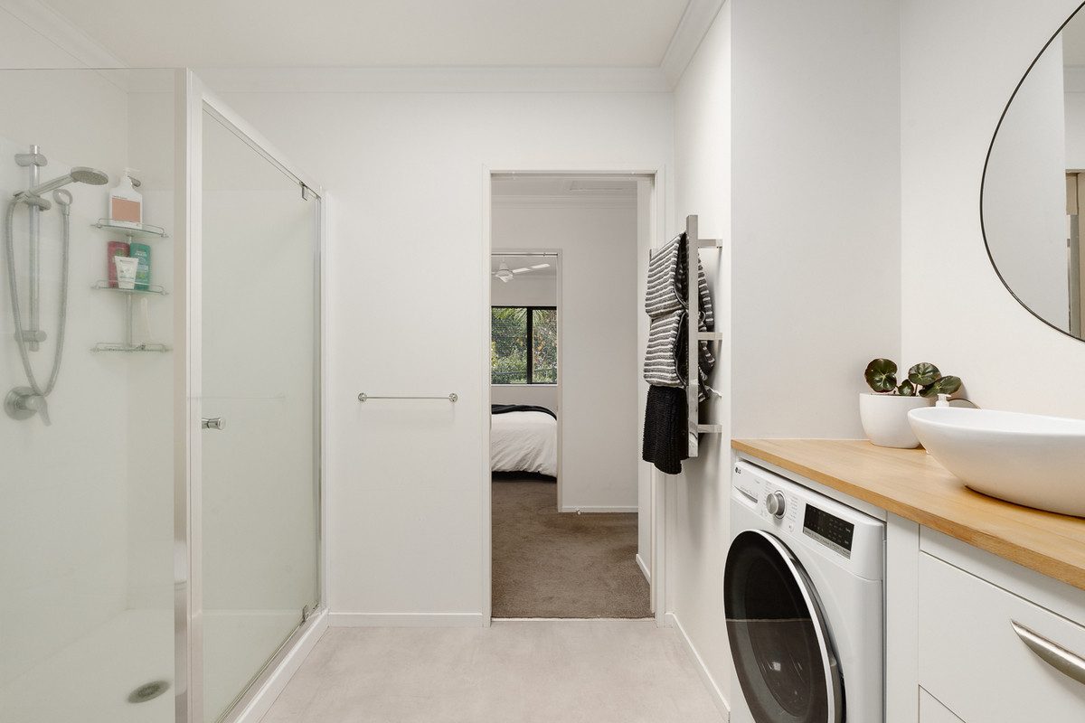 Property - Ensuite And Laundry   Evans Property Management - Evans Property Management