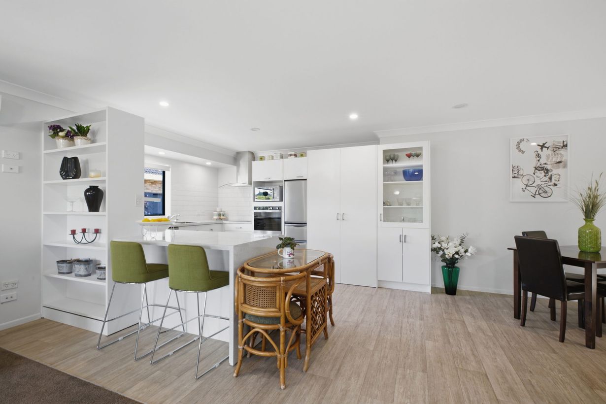 Property - Kitchen Dining 1   Evans Property Management - Evans Property Management