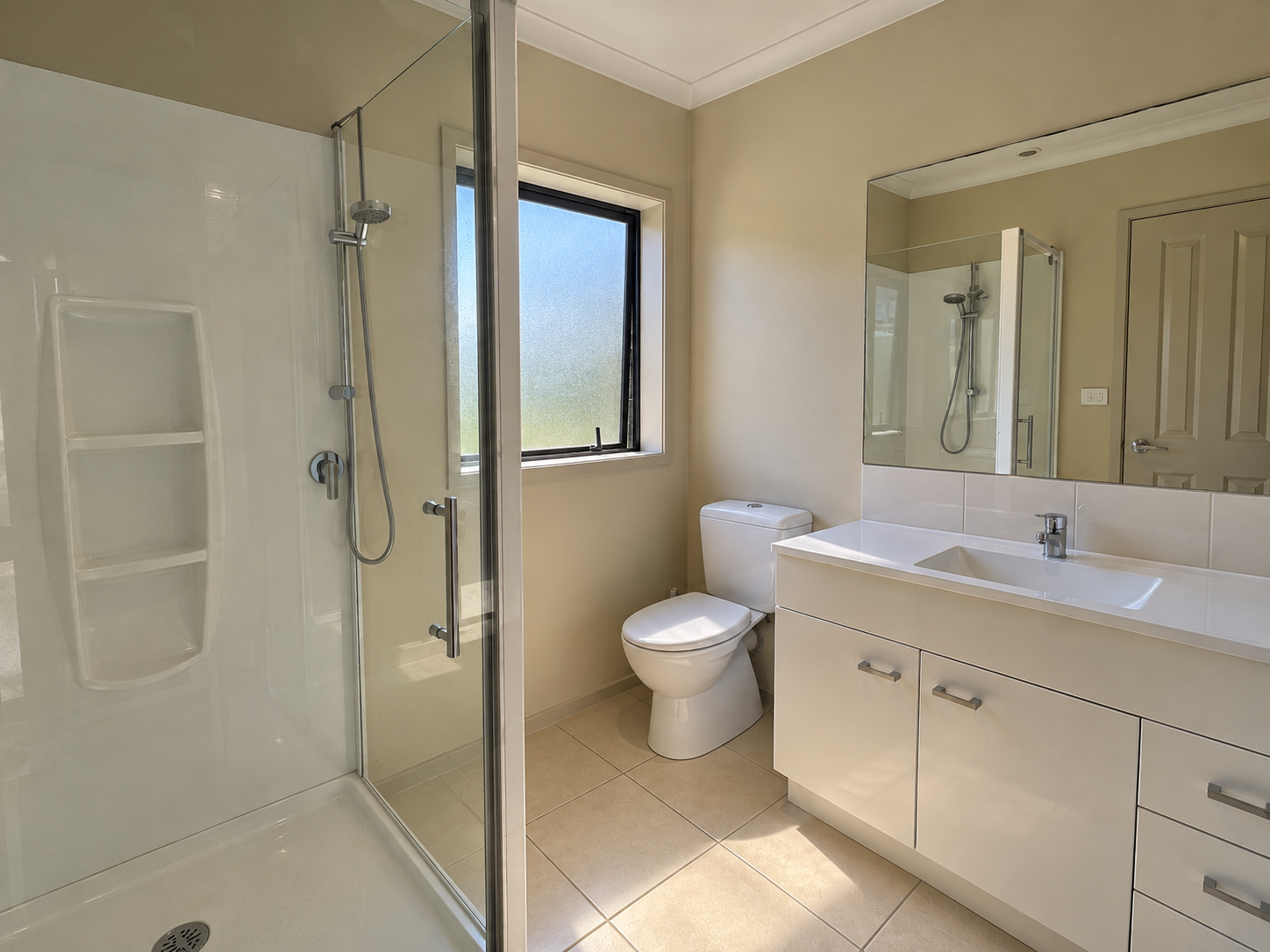 Property - Ensuite 1   Evans Property Management - Evans Property Management